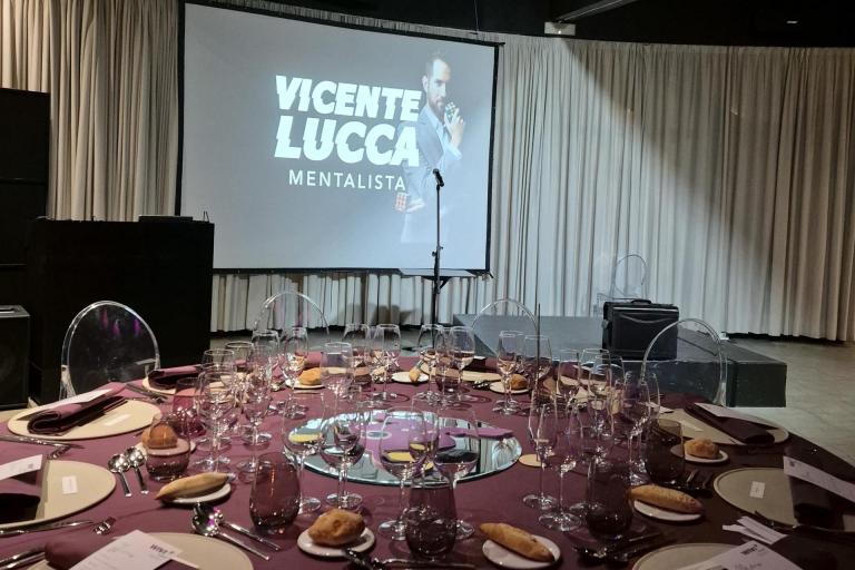 Cena de empresa con el mentalista Vicente Lucca